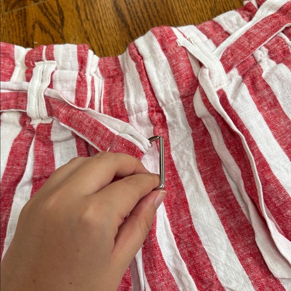 Striped Red and White Shorts Size L - Picture 3 of 6
